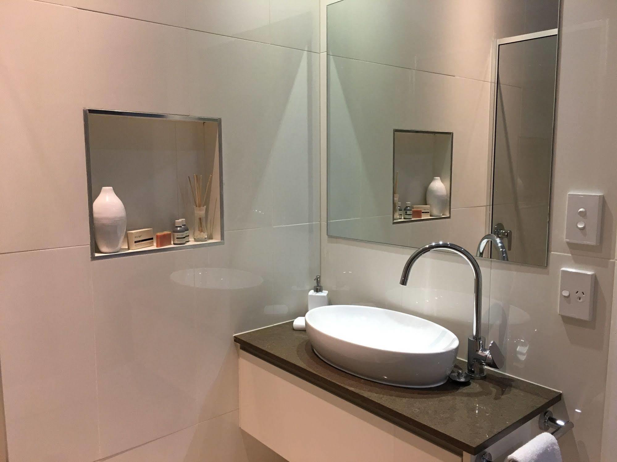 Chalet On Gallery Walk - King Bed, Spa, Fireplace, Wifi & Netflix, Linger A While Mount Tamborine Exterior foto